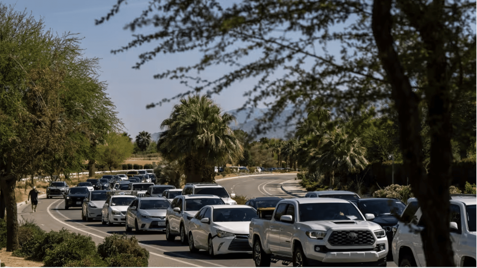 Coachella Chaos: Festivalgoers Endure 12-Hour Waits in Scorching Heat